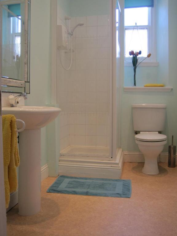 Palace Residential Lets Edinburgh Room photo
