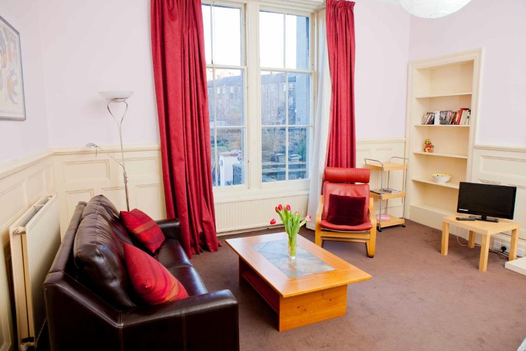 Palace Residential Lets Edinburgh Room photo